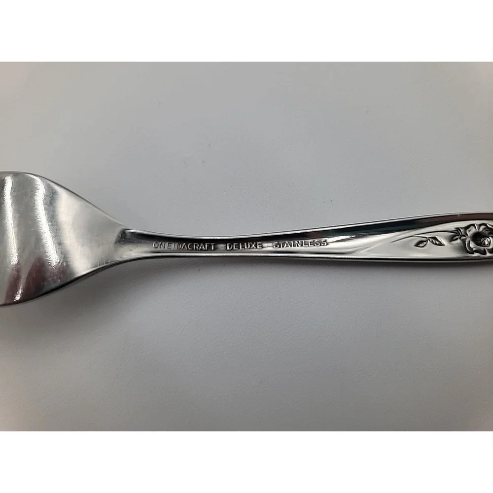 51pc Oneida Oneidacraft Stainless Flatware Deluxe‎ Lasting Rose Floral Shiny